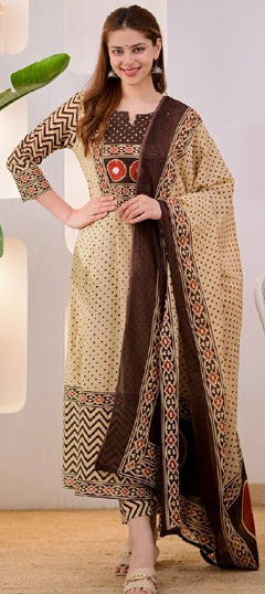 Green, White and Off White color Salwar Kameez in Cotton fabric with Printed work