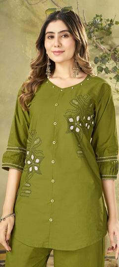 Green color Co-ords Set in Cotton fabric with Embroidered, Thread work