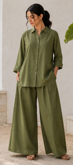 Green color Co-ords Set in Cotton fabric with Thread work