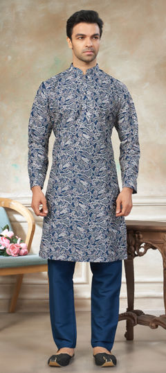 Green color Kurta Pyjamas in Blended, Silk fabric with Embroidered work