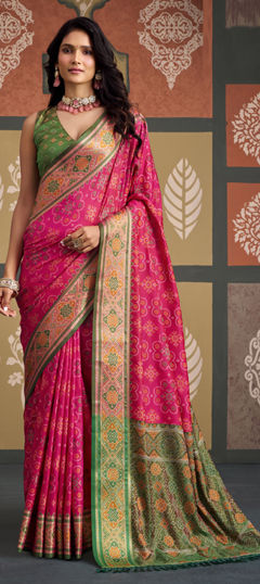 Green, Pink and Majenta color Saree in Patola Silk fabric with Weaving work