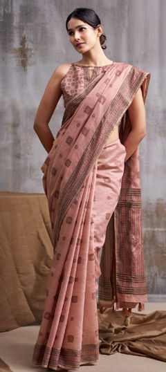 Pink and Majenta color Saree in Cotton fabric with Weaving work