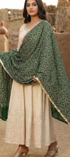 Green color Dupatta in Cotton fabric with Digital Print work