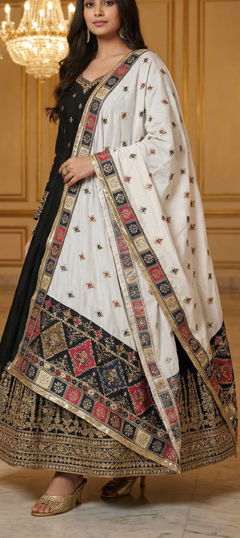 White and Off White color Dupatta in Cotton fabric with Digital Print work
