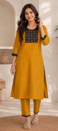 Yellow color Salwar Kameez in Cotton Slub fabric with Printed work