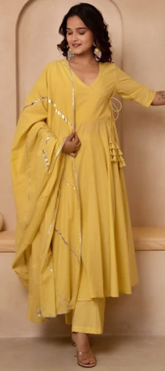 Yellow color Salwar Kameez in Cotton fabric with Thread work