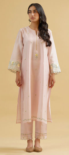 Pink and Majenta color Salwar Kameez in Chanderi Silk fabric with Embroidered work