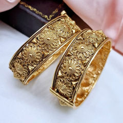 Gold Rodium Polish Gold color Bangles in Metal Alloy studded with Artificial