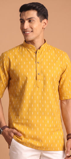 Yellow color Kurta in Cotton fabric with Digital Print work