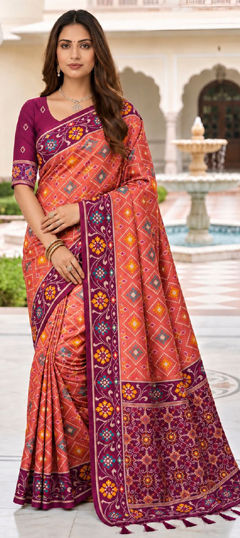Pink and Majenta color Saree in Patola Silk fabric with Weaving, Zari work