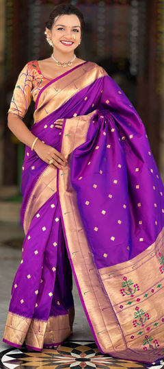 Pink and Majenta color Saree in Patola Silk fabric with Weaving, Zari work