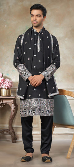 Black and Grey color Kurta Pyjamas in Blended fabric with Embroidered work