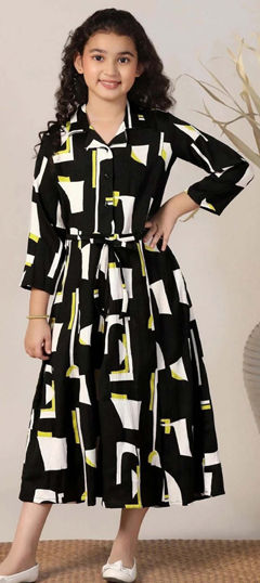 Black and Grey color Girls Dress in Blended Cotton fabric with Printed work