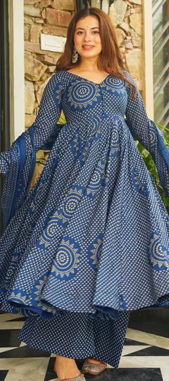 Black and Grey color Salwar Kameez in Cotton fabric with Digital Print work