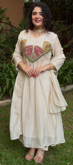 White and Off White color Salwar Kameez in Mul Chanderi fabric with Embroidered work