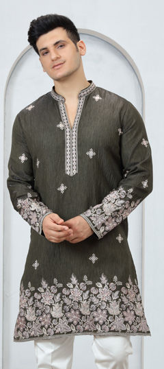 Green color Kurta in Art Silk fabric with Embroidered work