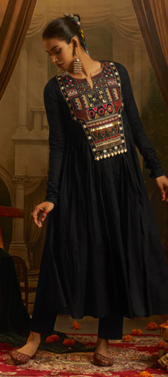 Black and Grey color Salwar Kameez in Mul Cotton fabric with Embroidered, Mirror work