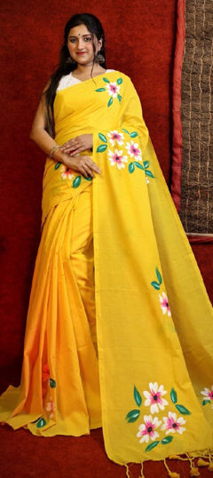 Yellow color Saree in Cotton fabric with Floral, Printed work