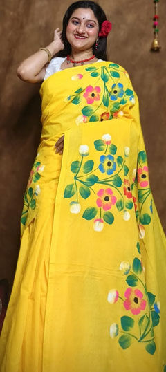 Yellow color Saree in Cotton Flex fabric with Floral, Printed work
