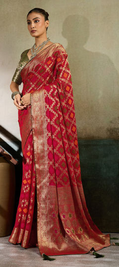 Pink and Majenta color Saree in Georgette fabric with Weaving work