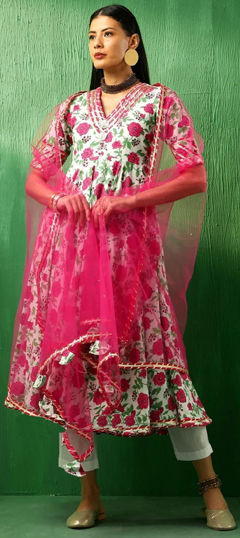 Multicolor color Salwar Kameez in Cotton fabric with Floral, Printed work