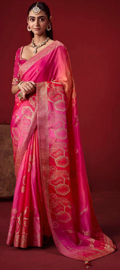 Pink and Majenta color Saree in Crepe Silk fabric with Ombre, Weaving, Zari work