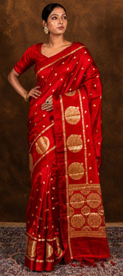 Red and Maroon color Saree in Silk fabric with Weaving work