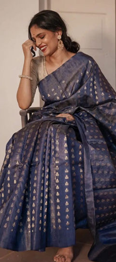 Black and Grey color Saree in Silk fabric with Weaving work