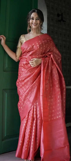 Pink and Majenta color Saree in Silk fabric with Weaving work
