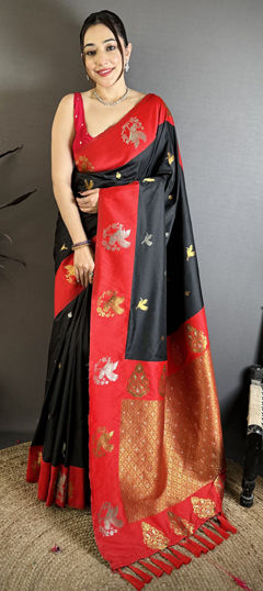 Black and Grey color Saree in Silk fabric with Weaving work