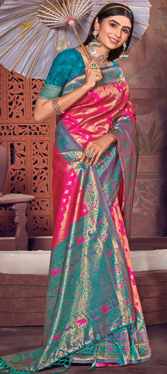 Pink and Majenta color Saree in Silk fabric with Weaving work