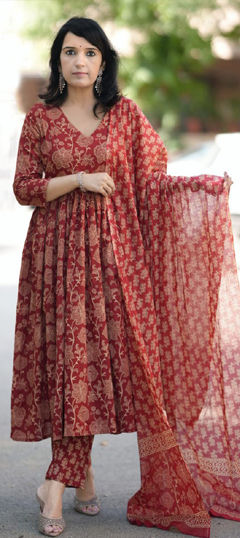 Red and Maroon color Salwar Kameez in Rayon fabric with Printed work