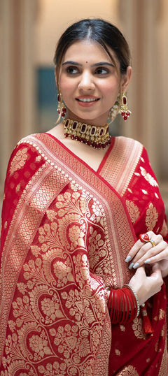 Red and Maroon color Saree in Georgette fabric with Weaving work