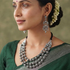 Silver Rodium Polish Silver color Necklace in Metal Alloy studded with Artificial