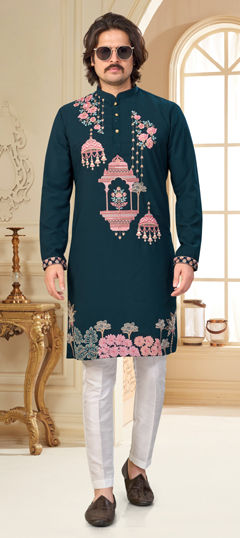Green color Kurta Pyjamas in Viscose fabric with Embroidered, Thread, Zari work
