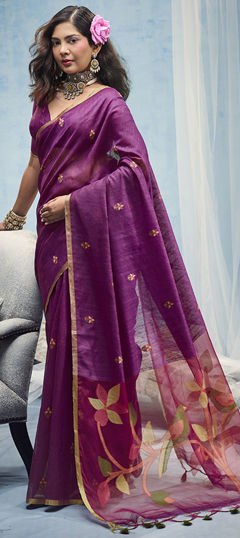 Pink and Majenta color Saree in Cotton fabric with Weaving work