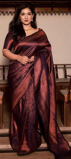 Red and Maroon color Saree in Silk fabric with Weaving work