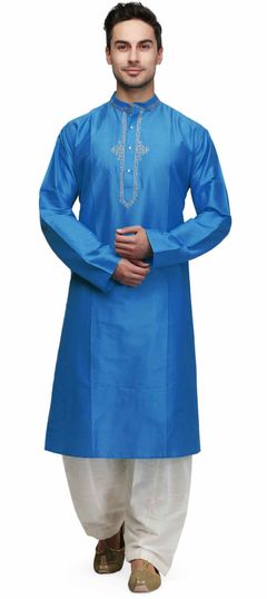 Blue color Kurta Pyjamas in Cotton fabric with Embroidered, Thread work