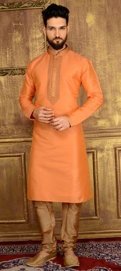 Orange color Kurta Pyjamas in Banarasi Silk, Silk fabric with Embroidered, Resham, Thread work : 508141