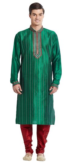 508788: Green color Kurta Pyjamas in Blended fabric with Thread work