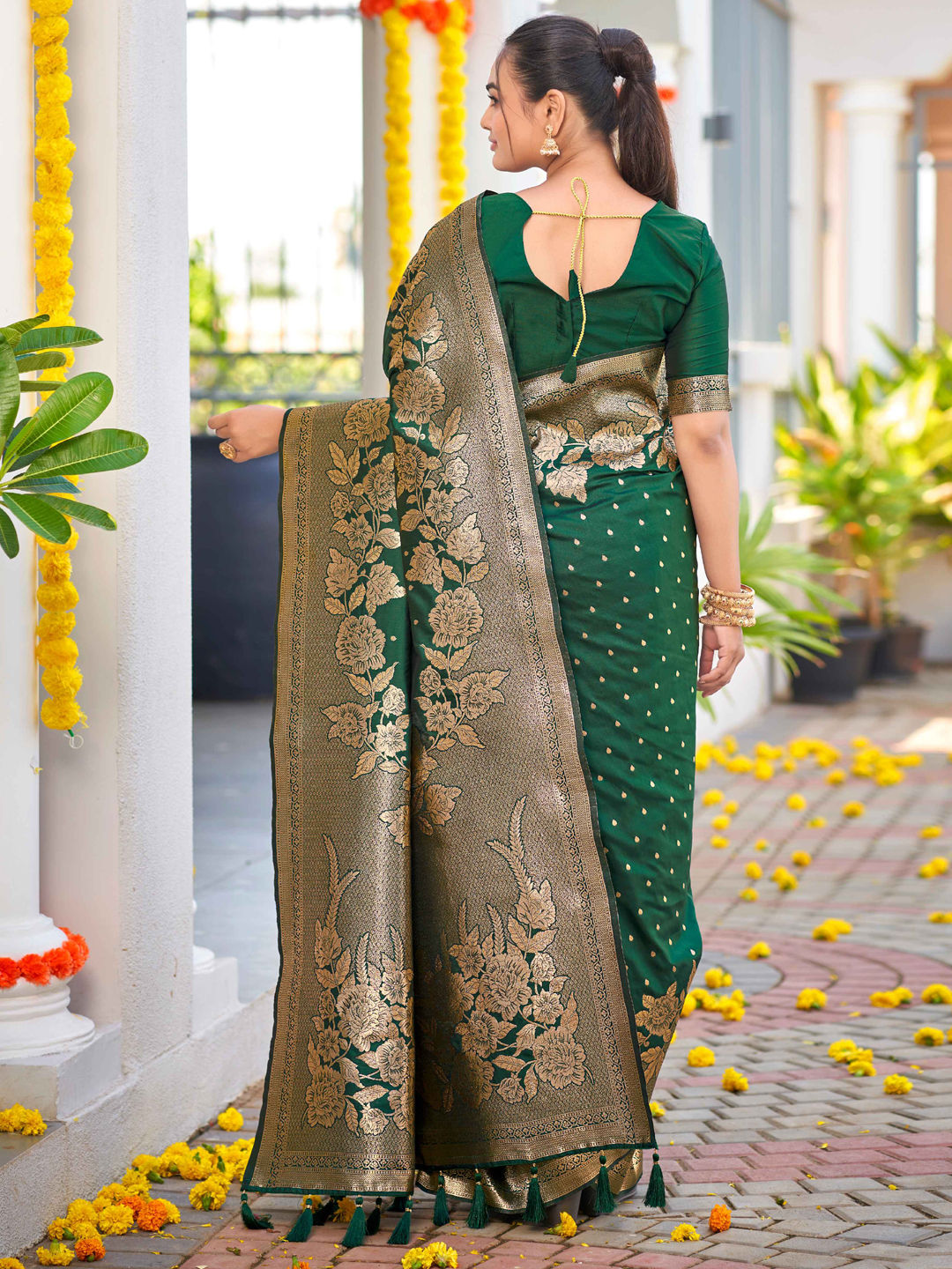 Women Party Wear Plain Banarasi Silk Green colour Saree with Zari Border Work