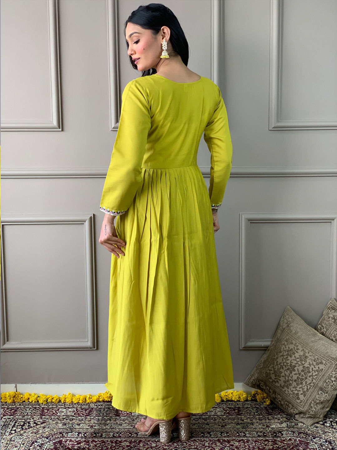 Viscose Silk Winsome Green Embroidered Salwar Kameez