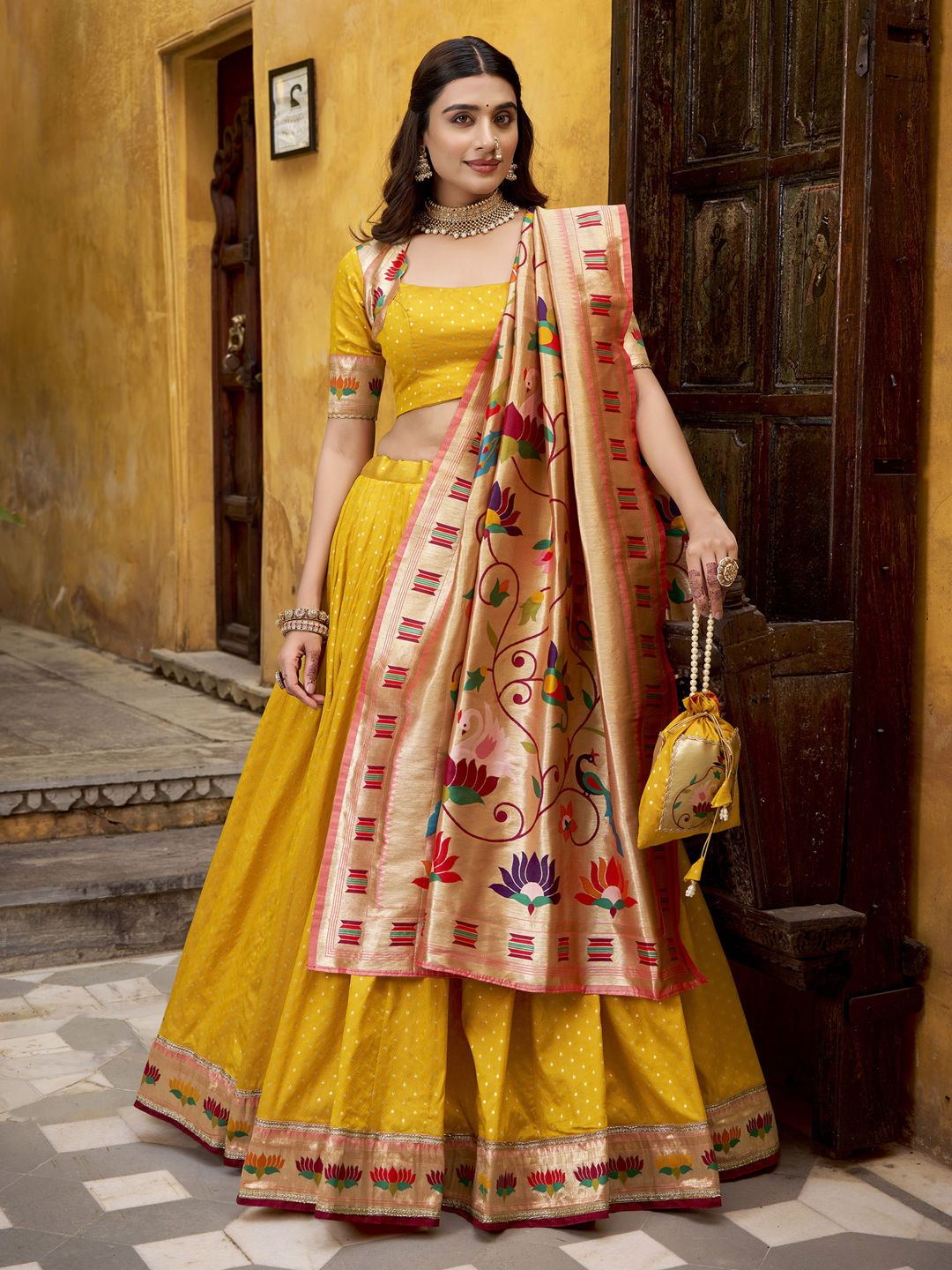 jacquard-festive-lehenga