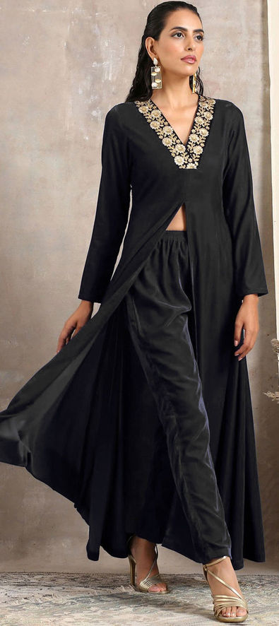 Party Wear Black and Grey color Velvet fabric Salwar Kameez : 1854331
