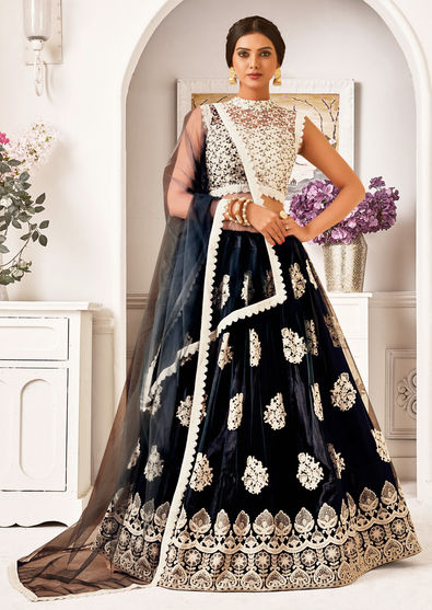 Buy Pakistani Bridal Black Lehenga Choli and Dupatta Dress – Nameera by  Farooq