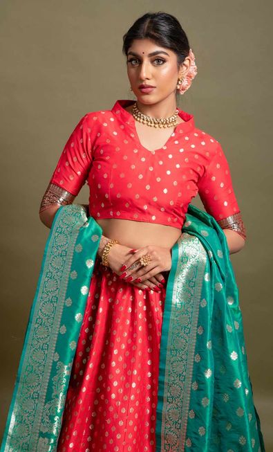red and green bridal lehenga choli blouse pattern of dupatta draping styles  | Designers And Yo… | Designer lehenga choli, Bridal lehenga choli, Lehenga  choli online