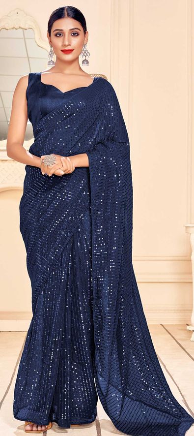 How To Wear A Plain Saree - Buy Blue Sarees, Silver Earrings with Blue  Clutches Scrapbook Look by Lehar