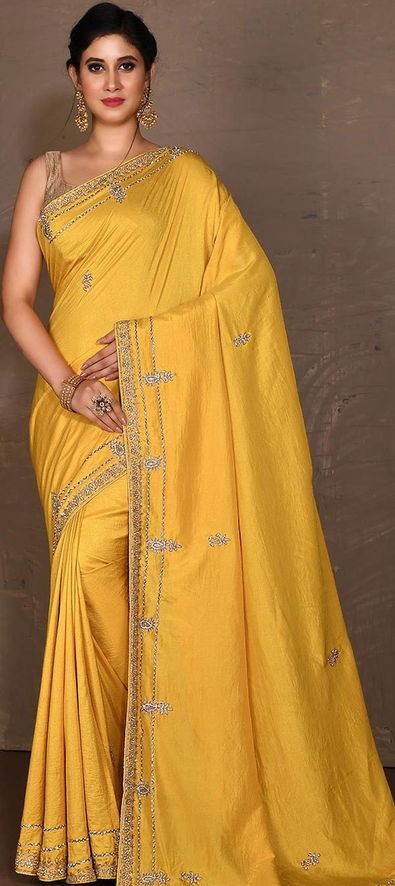 Vidya Balan in Rs 1.2 lakh exquisite silk saree is a breathtaking beauty.  Don't miss Dia Mirza's reaction - India Today