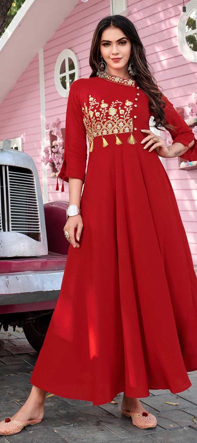 𝐾𝑎𝑖𝑠𝑎 𝑌𝑒 𝐼𝑠ℎ𝑞 | Long kurti designs, Designer dresses indian, Dress  neck designs