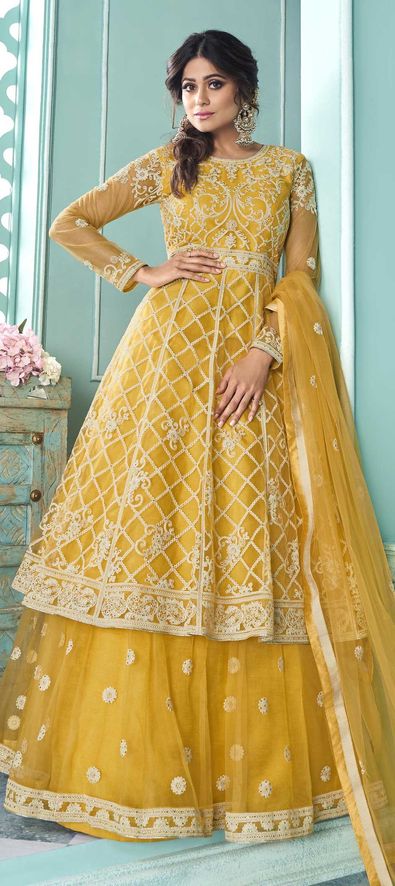 30 Bridal Lehengas with Long Blouse that are Every Bit Stunning! | Wedding  lehenga designs, Backless blouse designs, Designer dresses indian
